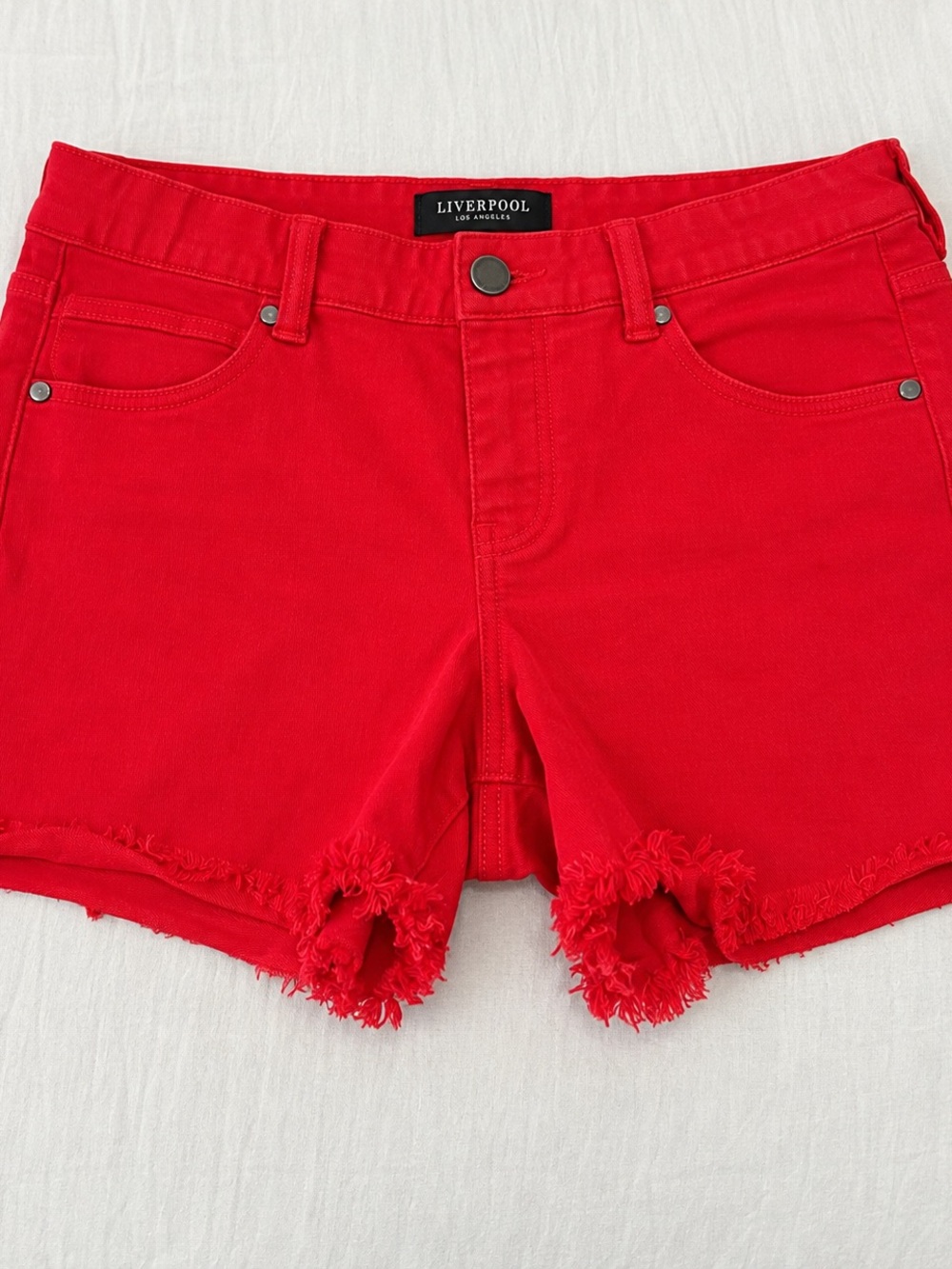 Liverpool Los Angeles Red Frayed Cutoff Denim Shorts Women’s 6/28
